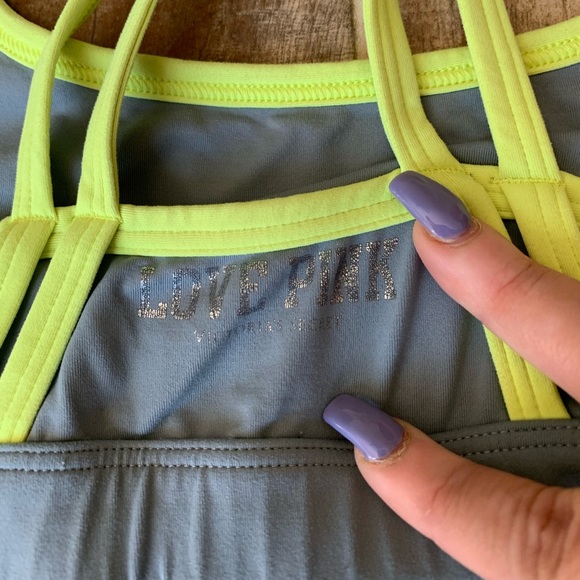 ✨ PINK Victoria’s Secret Gray Cross Back Yoga Bra - Picture 4 of 6